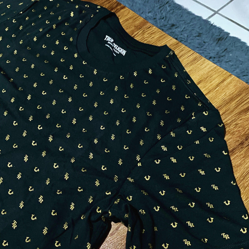 Playera True Religion Negro Logos Pequeños True Dorados